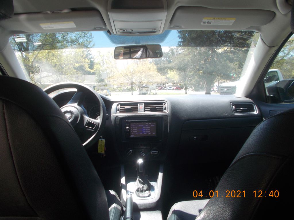 2012 Volkswagen Jetta Image 15