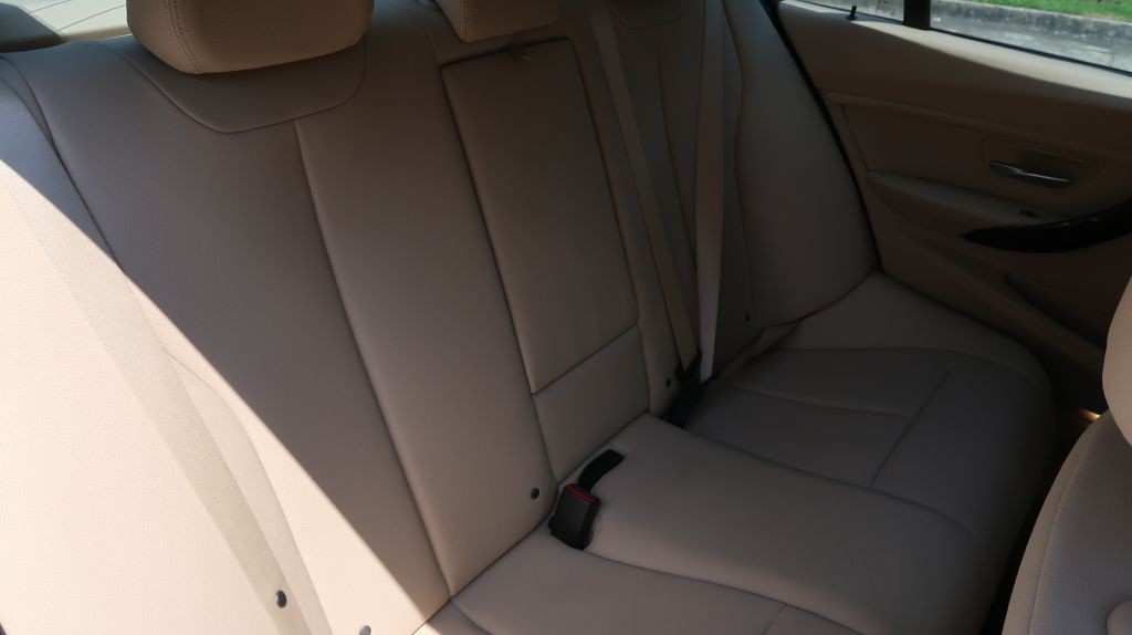 2014 BMW 3 Series Image 8
