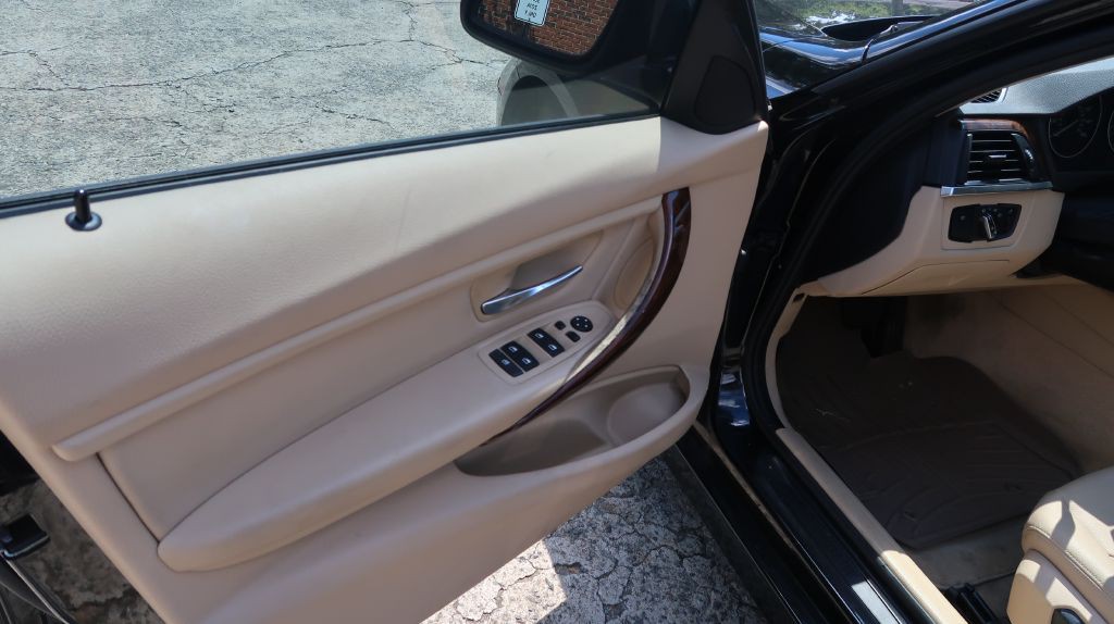 2014 BMW 3 Series Image 9
