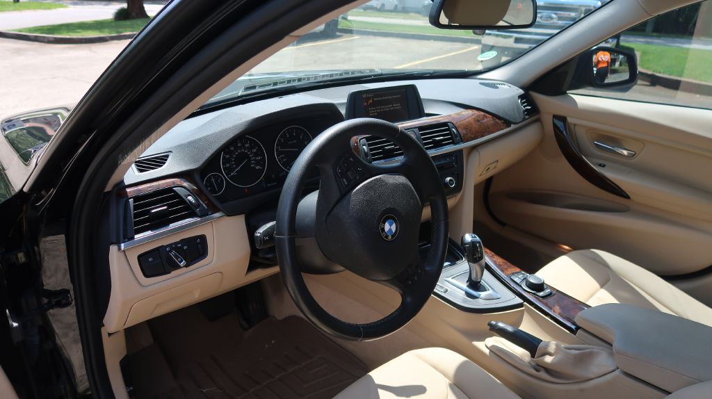 2014 BMW 3 Series Image 10