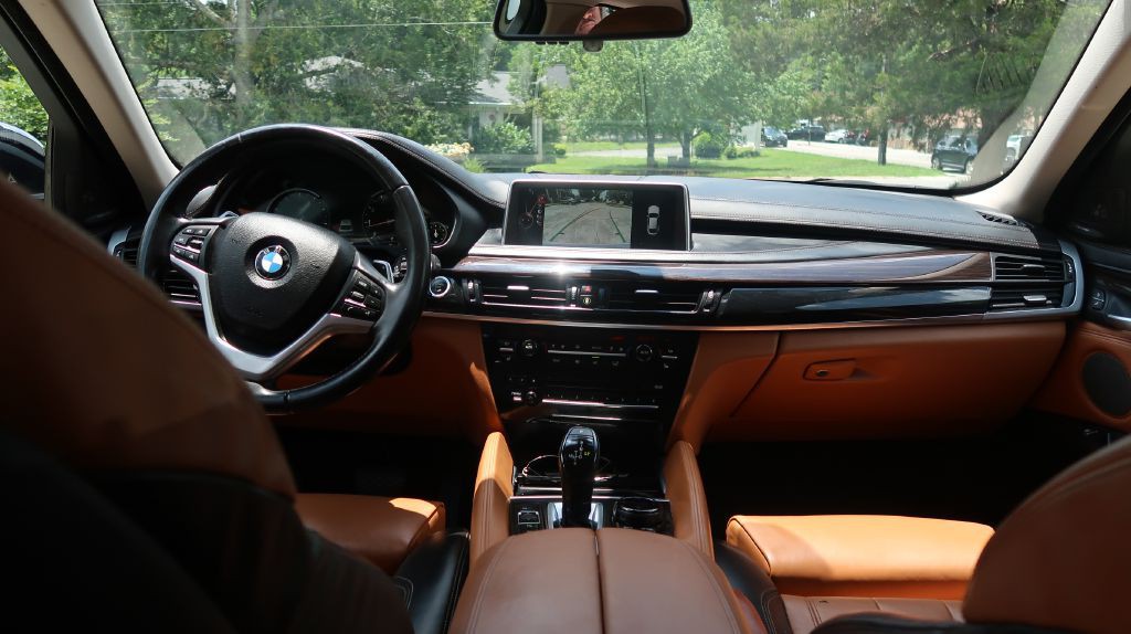 2015 BMW X6 Image 16