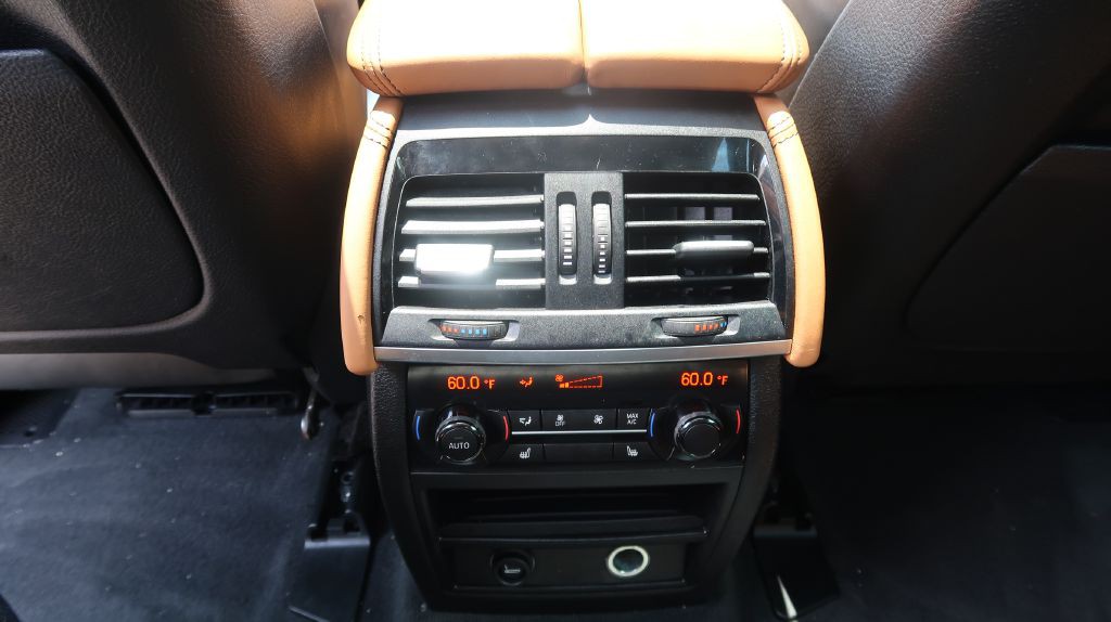 2015 BMW X6 Image 18