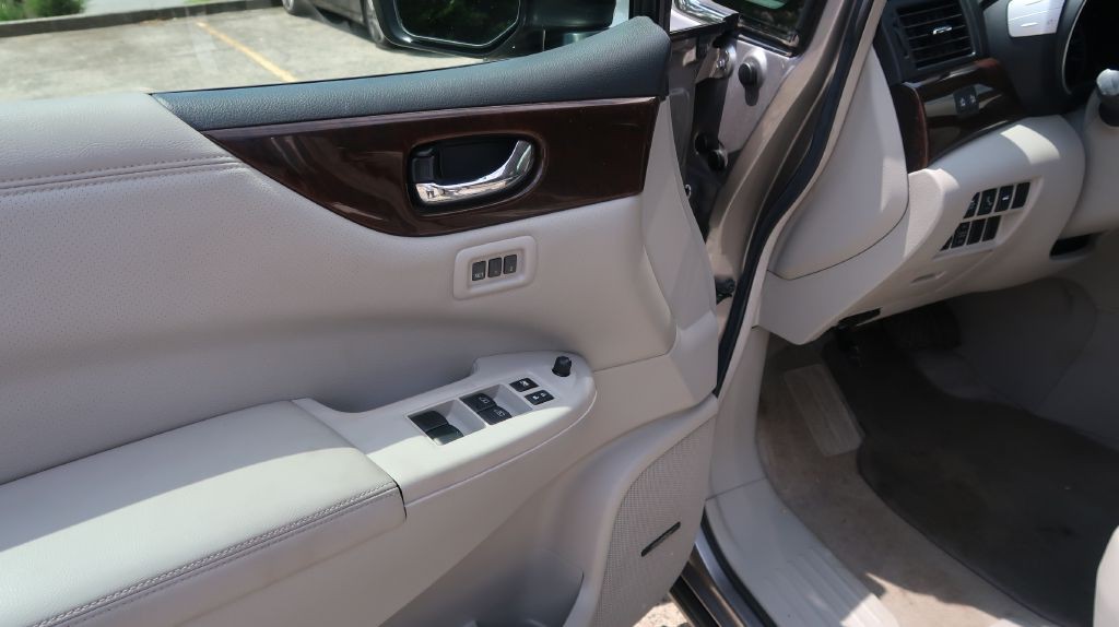 2011 Nissan Quest Image 10