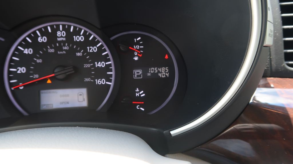 2011 Nissan Quest Image 12