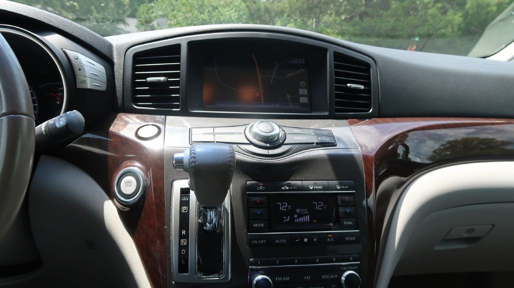 2011 Nissan Quest Image 13