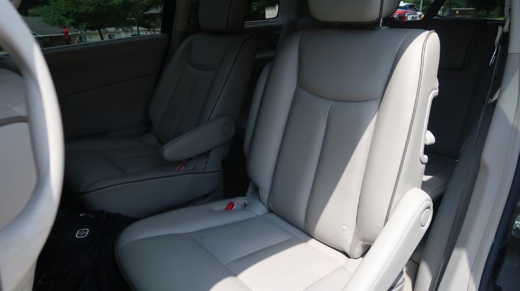 2011 Nissan Quest Image 14