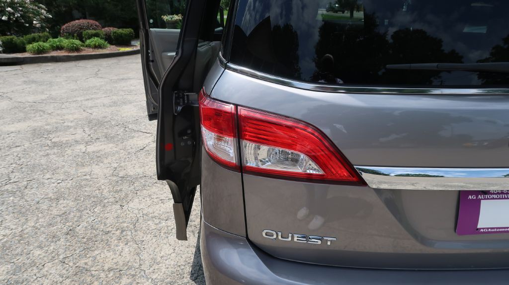 2011 Nissan Quest Image 18