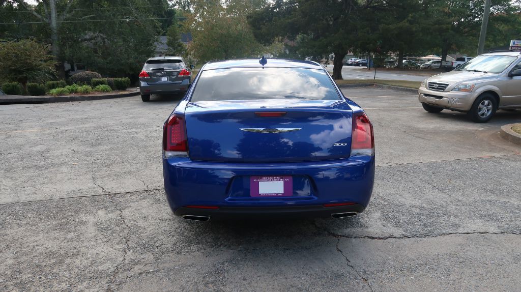 2019 Chrysler 300 Image 4