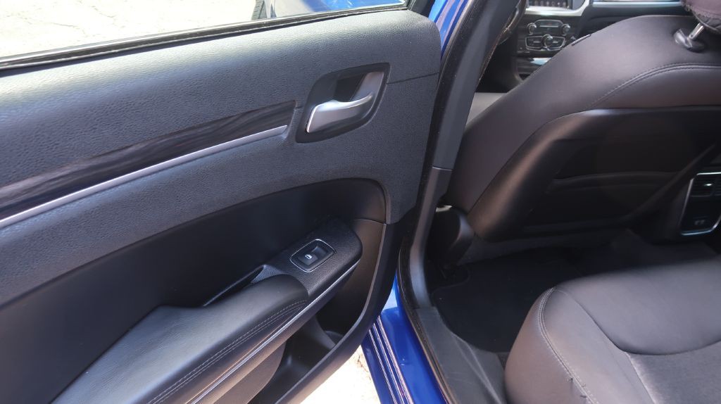 2019 Chrysler 300 Image 15