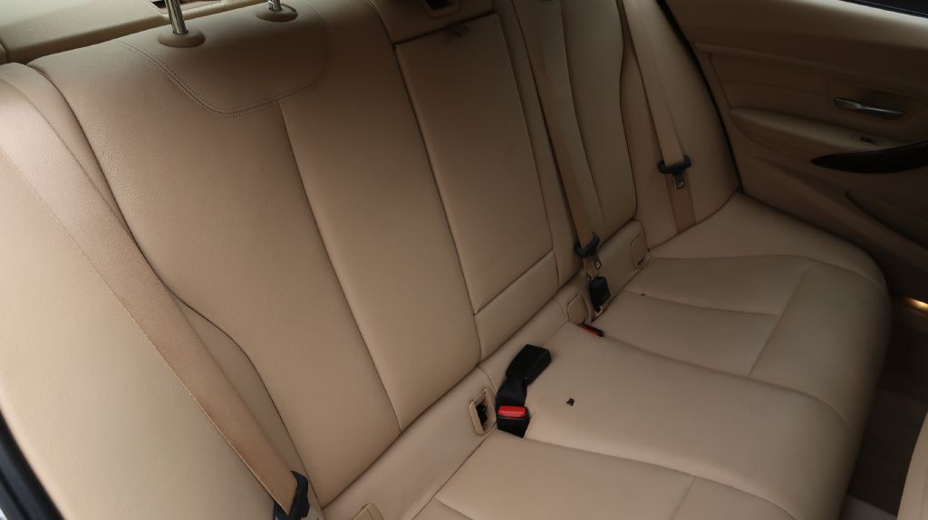 2014 BMW 3 Series Image 8