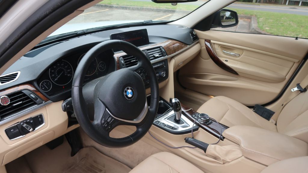 2014 BMW 3 Series Image 11