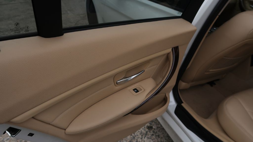 2014 BMW 3 Series Image 14