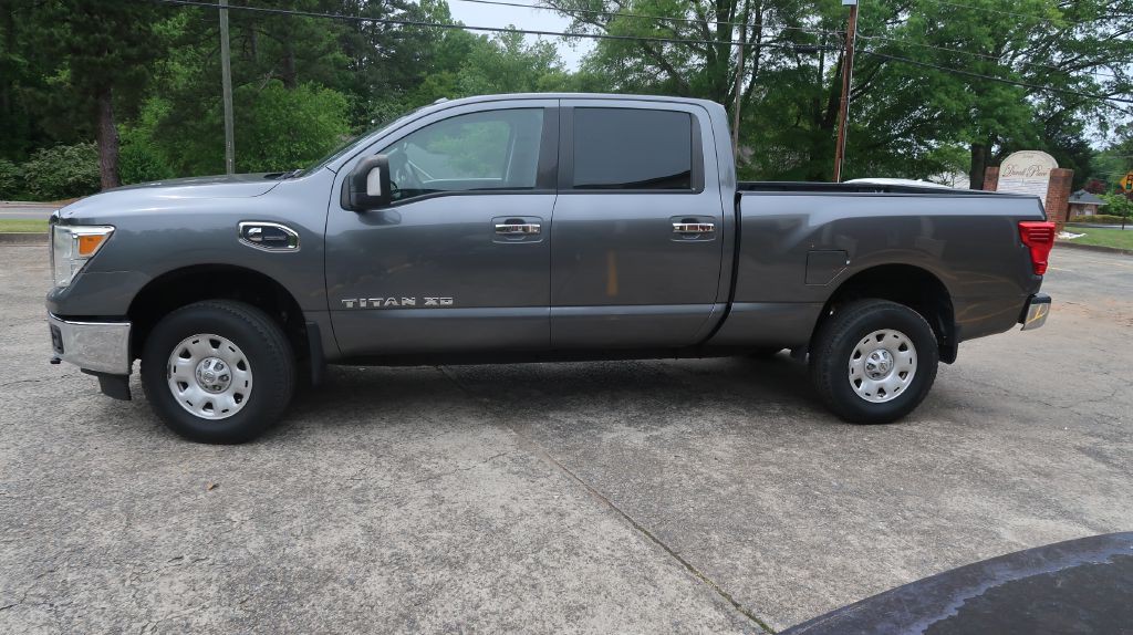 2016 Nissan Titan Image 2