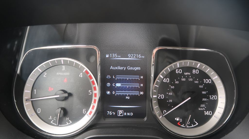 2016 Nissan Titan Image 10