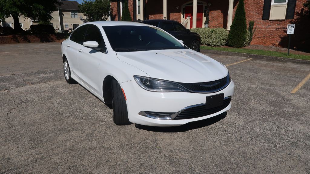 2016 Chrysler 200 Image 1
