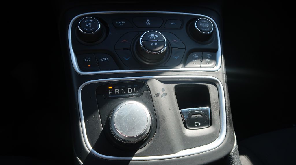 2016 Chrysler 200 Image 14