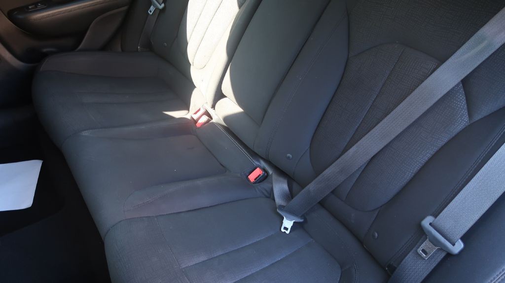 2016 Chrysler 200 Image 15