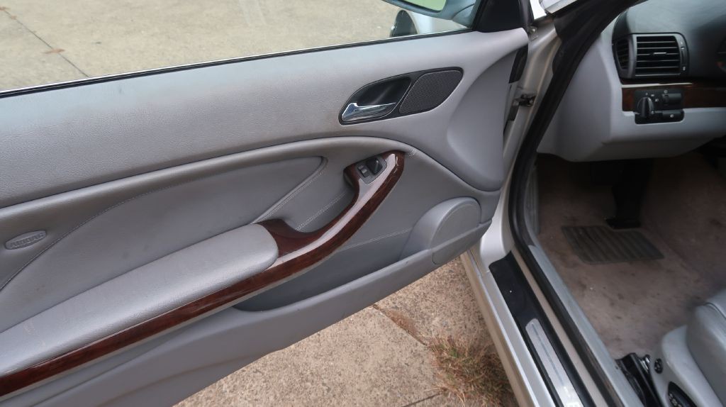 2001 BMW 3 Series Image 9