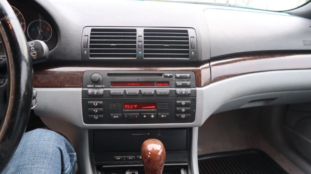 2001 BMW 3 Series Image 11