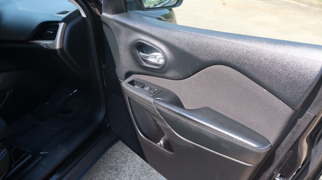 2015 Jeep Cherokee Image 6