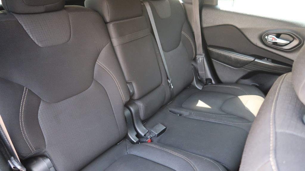 2015 Jeep Cherokee Image 8