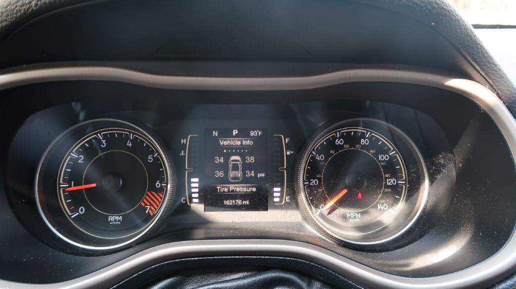 2015 Jeep Cherokee Image 12