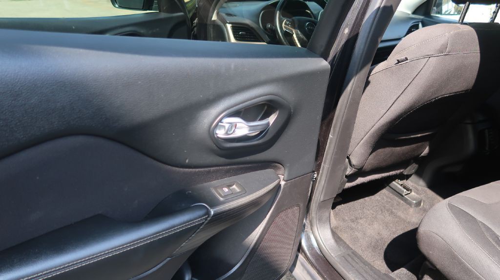 2015 Jeep Cherokee Image 14