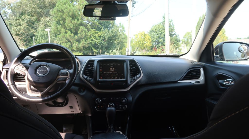 2015 Jeep Cherokee Image 15