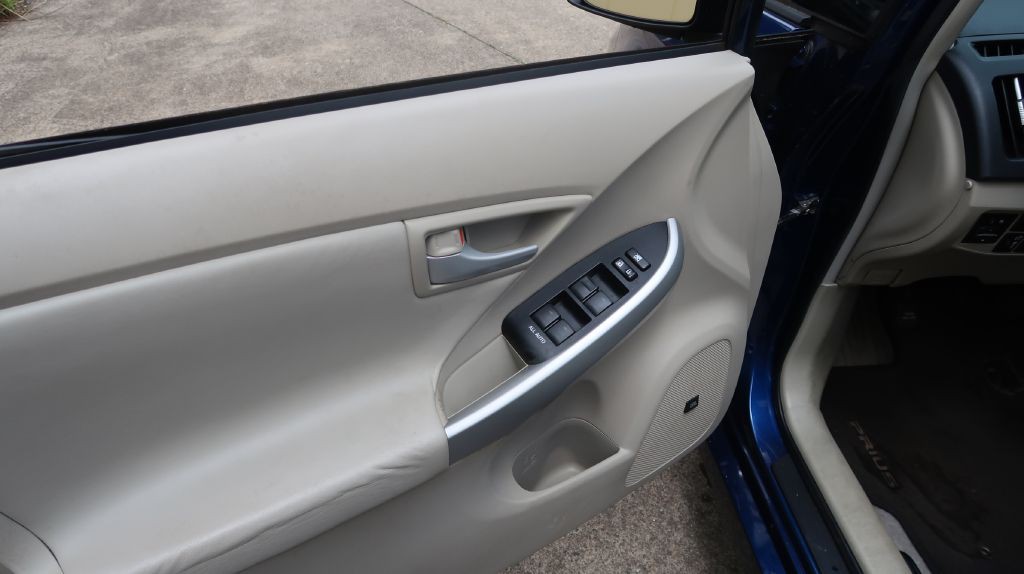 2011 Toyota Prius Image 8