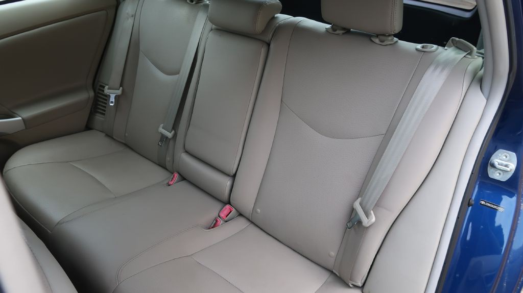 2011 Toyota Prius Image 12