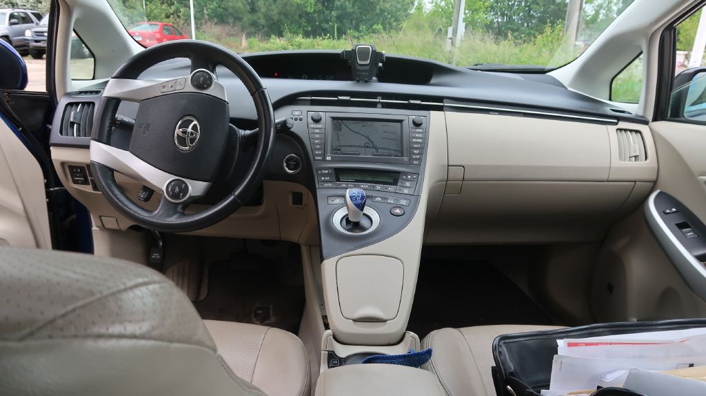 2011 Toyota Prius Image 14