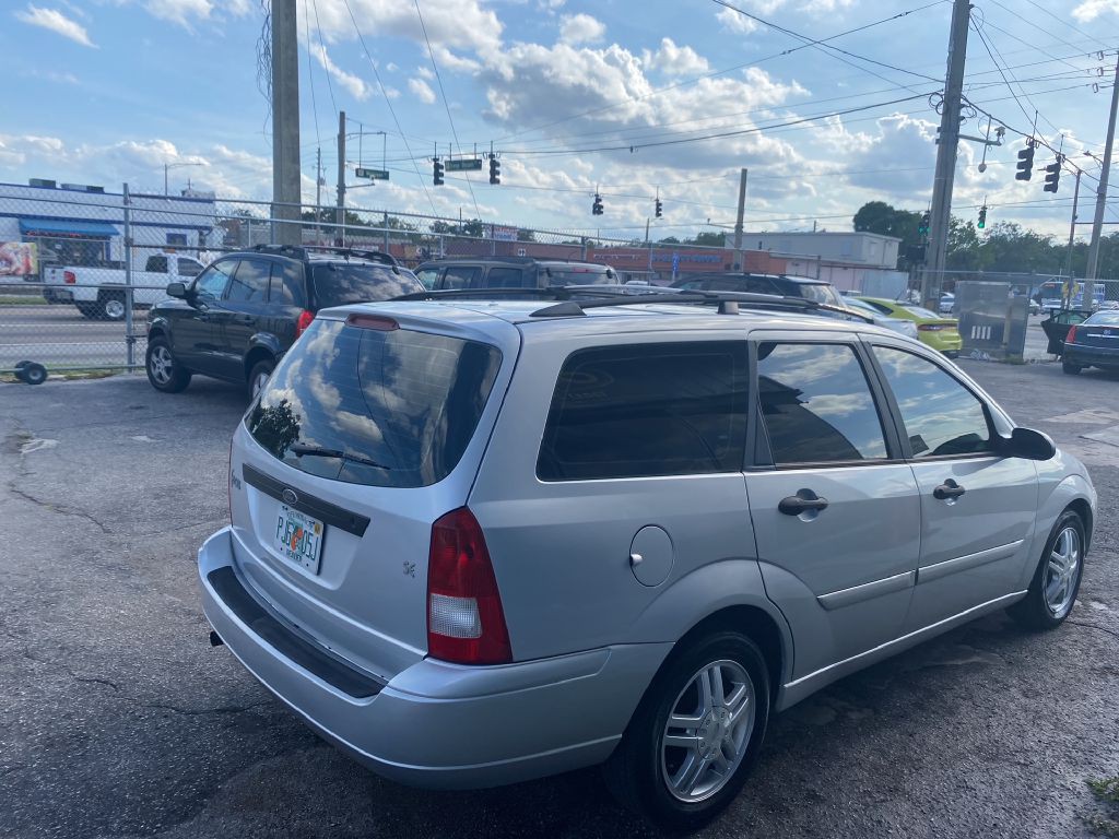 2000 Ford Focus Image 6