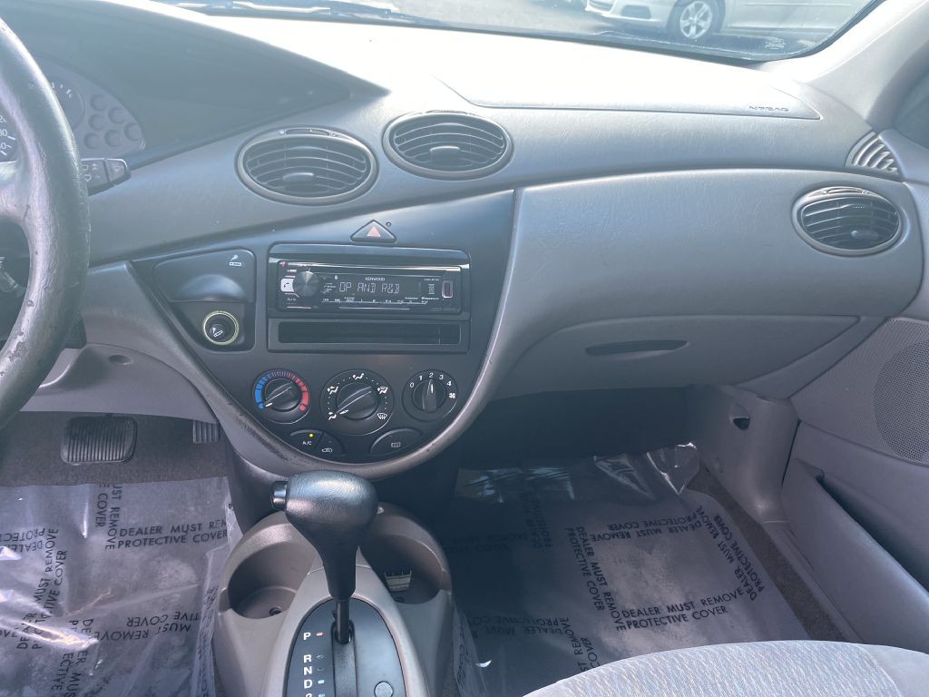 2000 Ford Focus Image 9