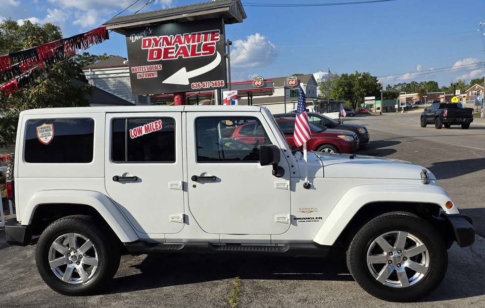 2012 Jeep Wrangler Unlimited Image 2