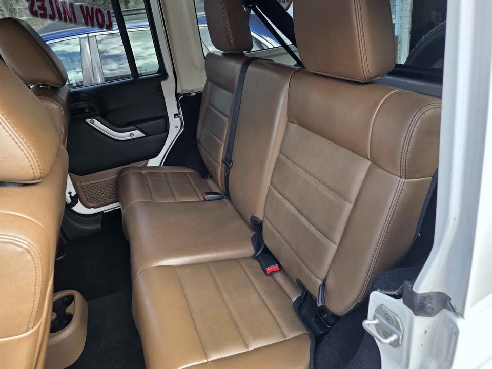 2012 Jeep Wrangler Unlimited Image 9