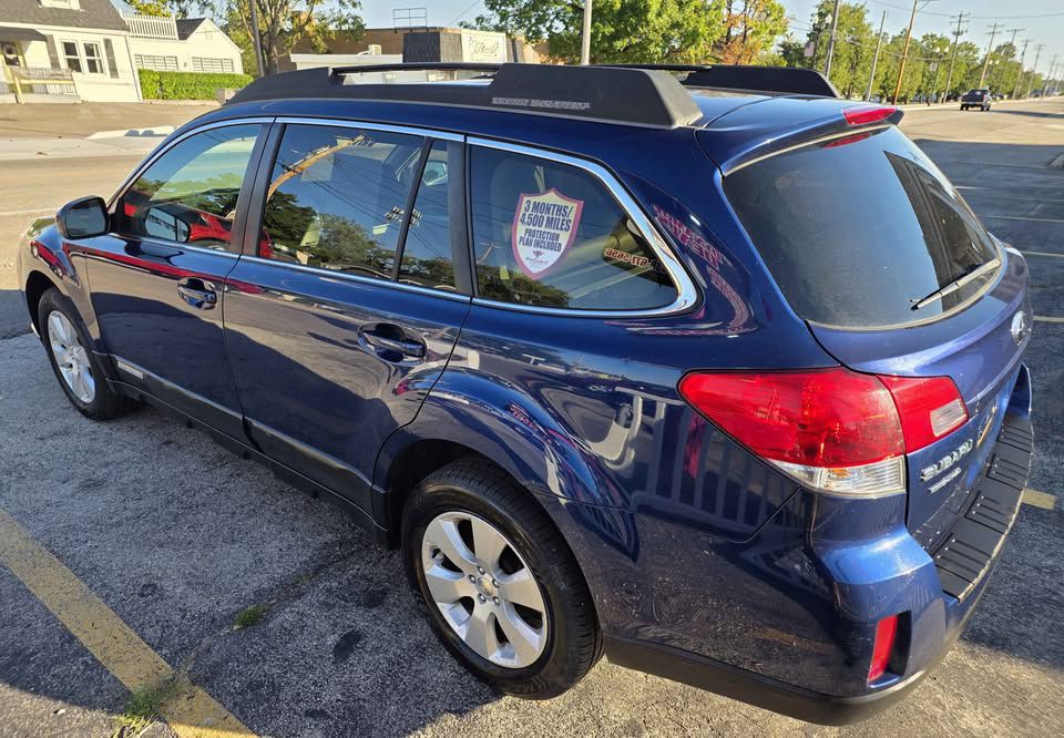 2010 Subaru Outback Image 3