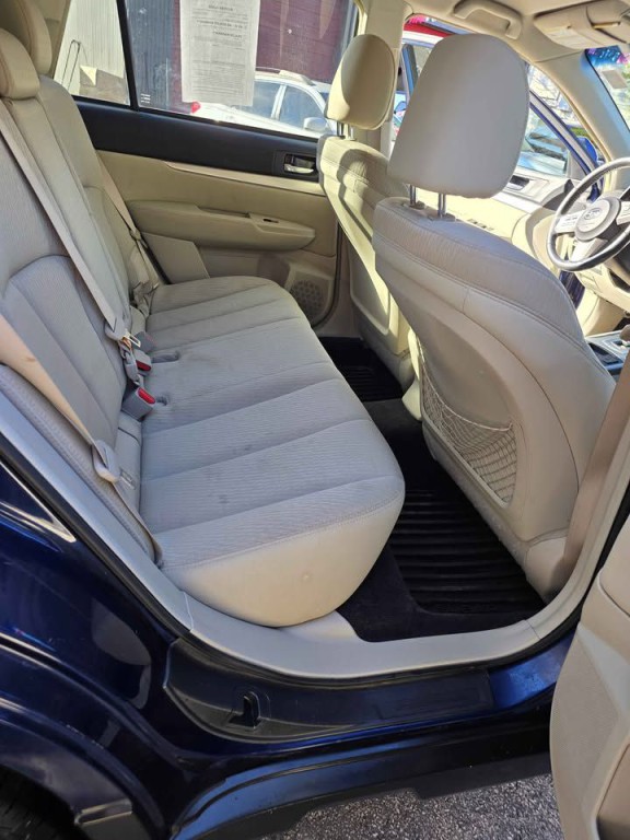2010 Subaru Outback Image 7