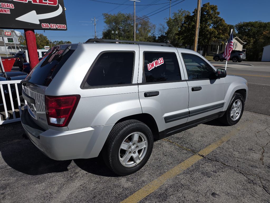 2005 Jeep Grand Cherokee Image 3