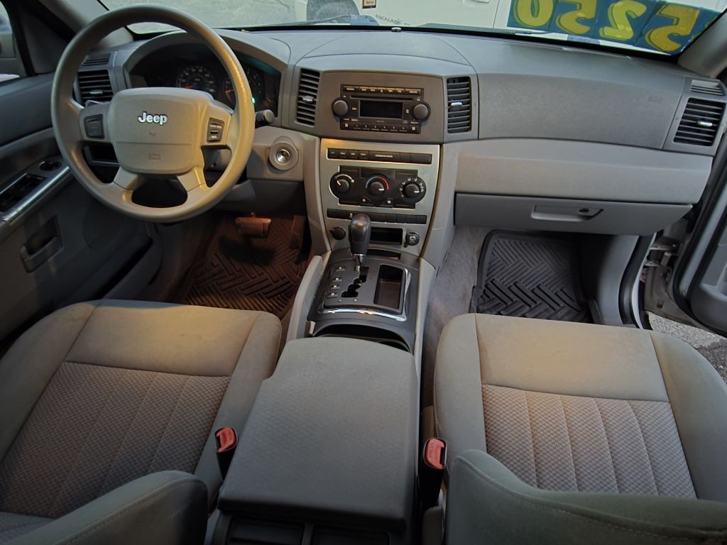 2005 Jeep Grand Cherokee Image 8