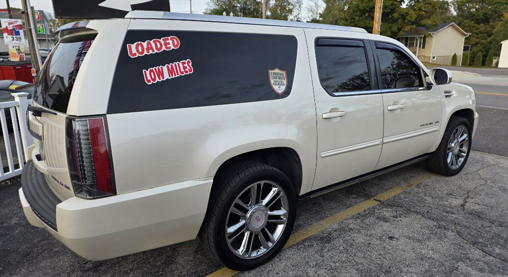 2014 Cadillac Escalade Image 3