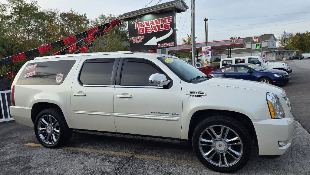 2014 Cadillac Escalade Image 1