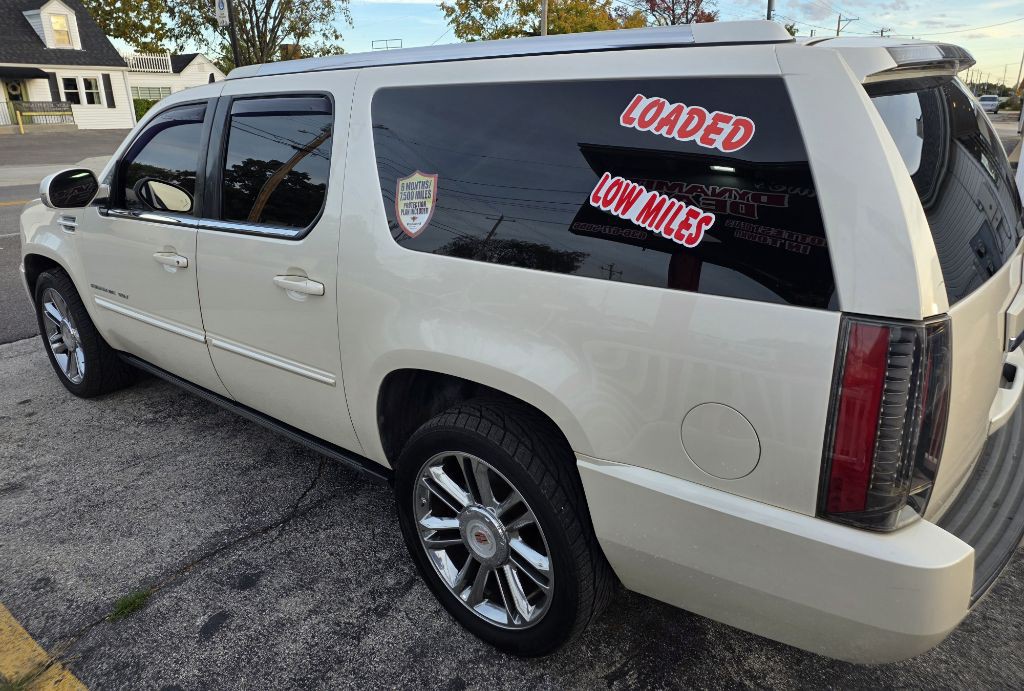 2014 Cadillac Escalade Image 4