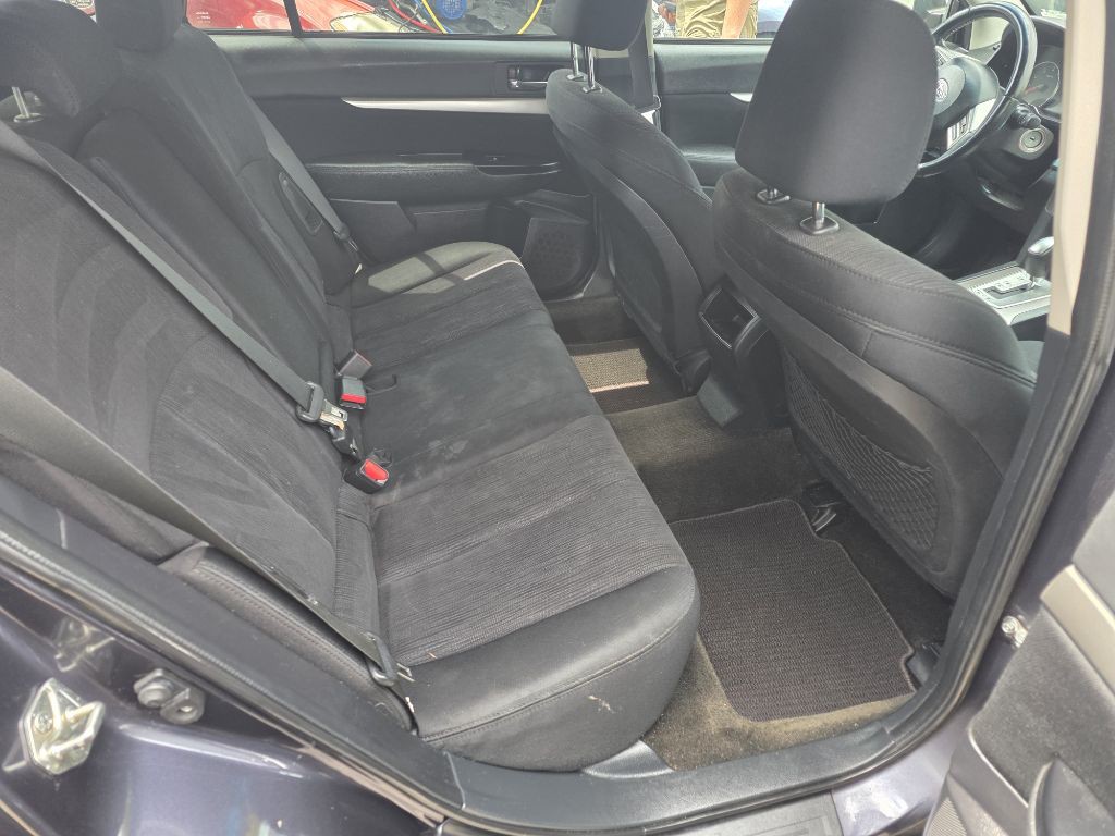 2013 Subaru Outback Image 6