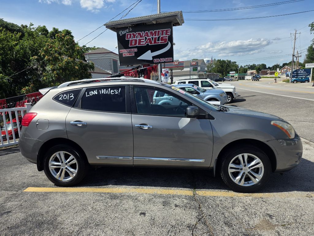 2013 Nissan Rogue Image 2