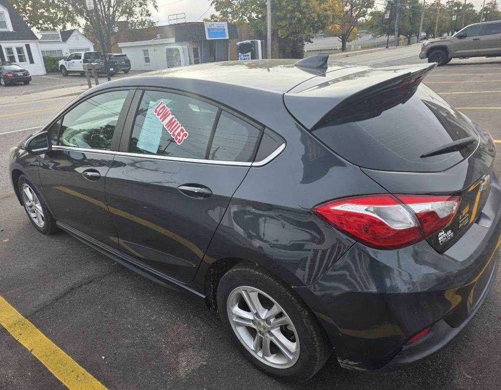 2017 Chevrolet Cruze Image 5