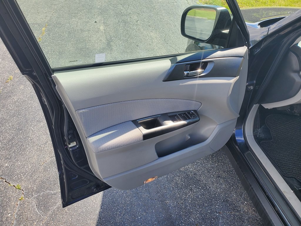 2012 Subaru Forester Image 12