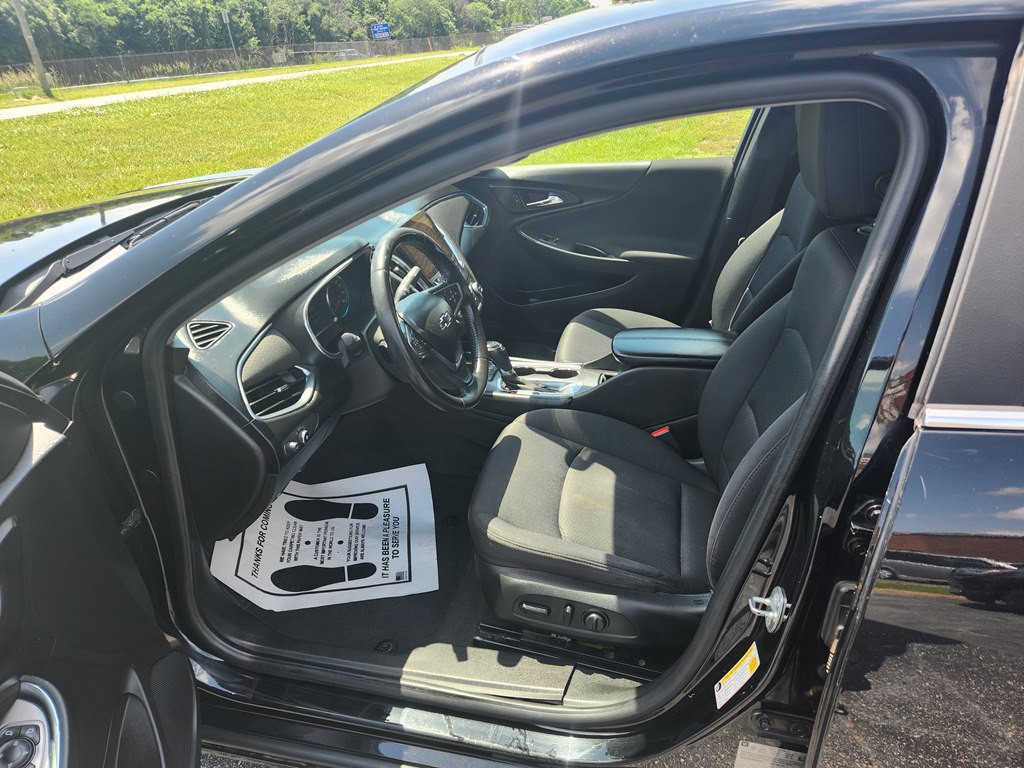 2016 Chevrolet Malibu Image 9