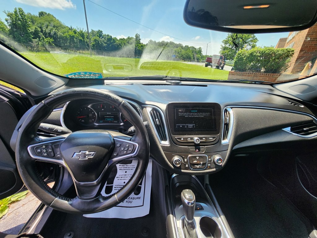 2016 Chevrolet Malibu Image 13