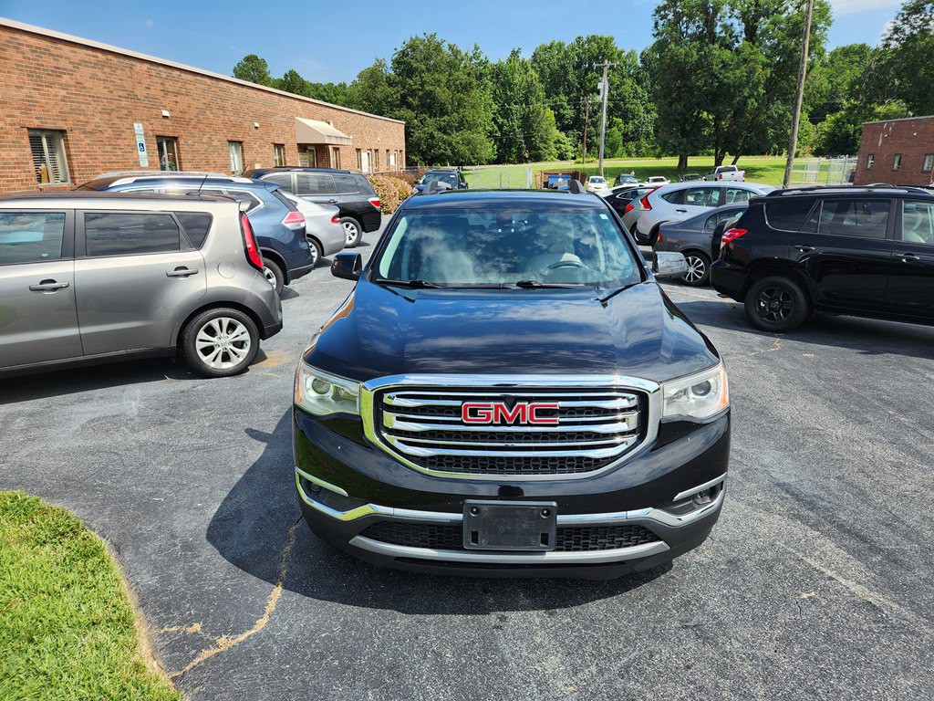 2017 GMC Acadia Image 2
