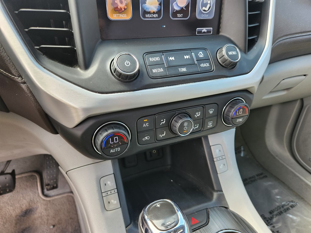2017 GMC Acadia Image 17